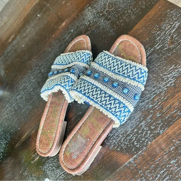 Stylish Blue and White Women's Slide Sandals - Picture 5 of 5